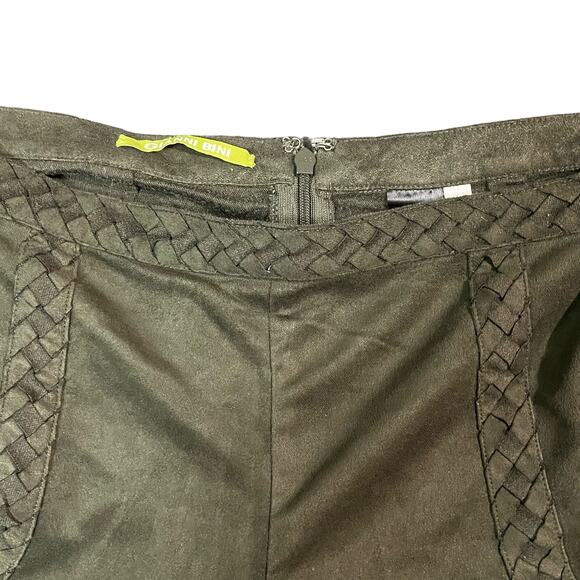 Gianni Bini High Rise Back Zip Shorts Women’s Size S Faux Suede Olive Green - Picture 6 of 10